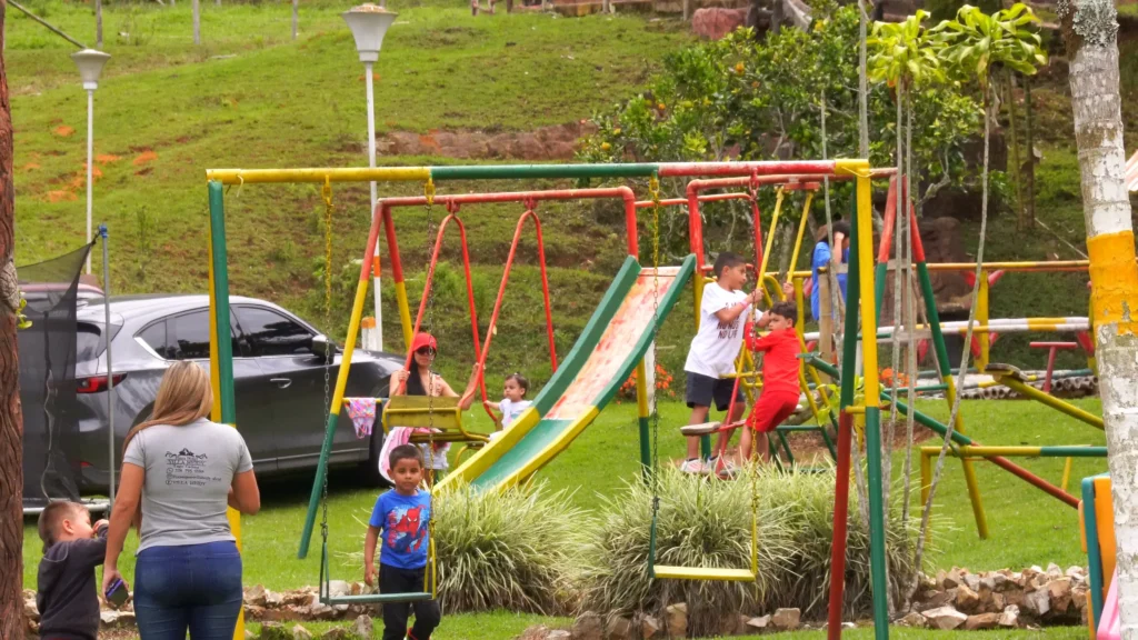 juegos infantiles monarca de calima
