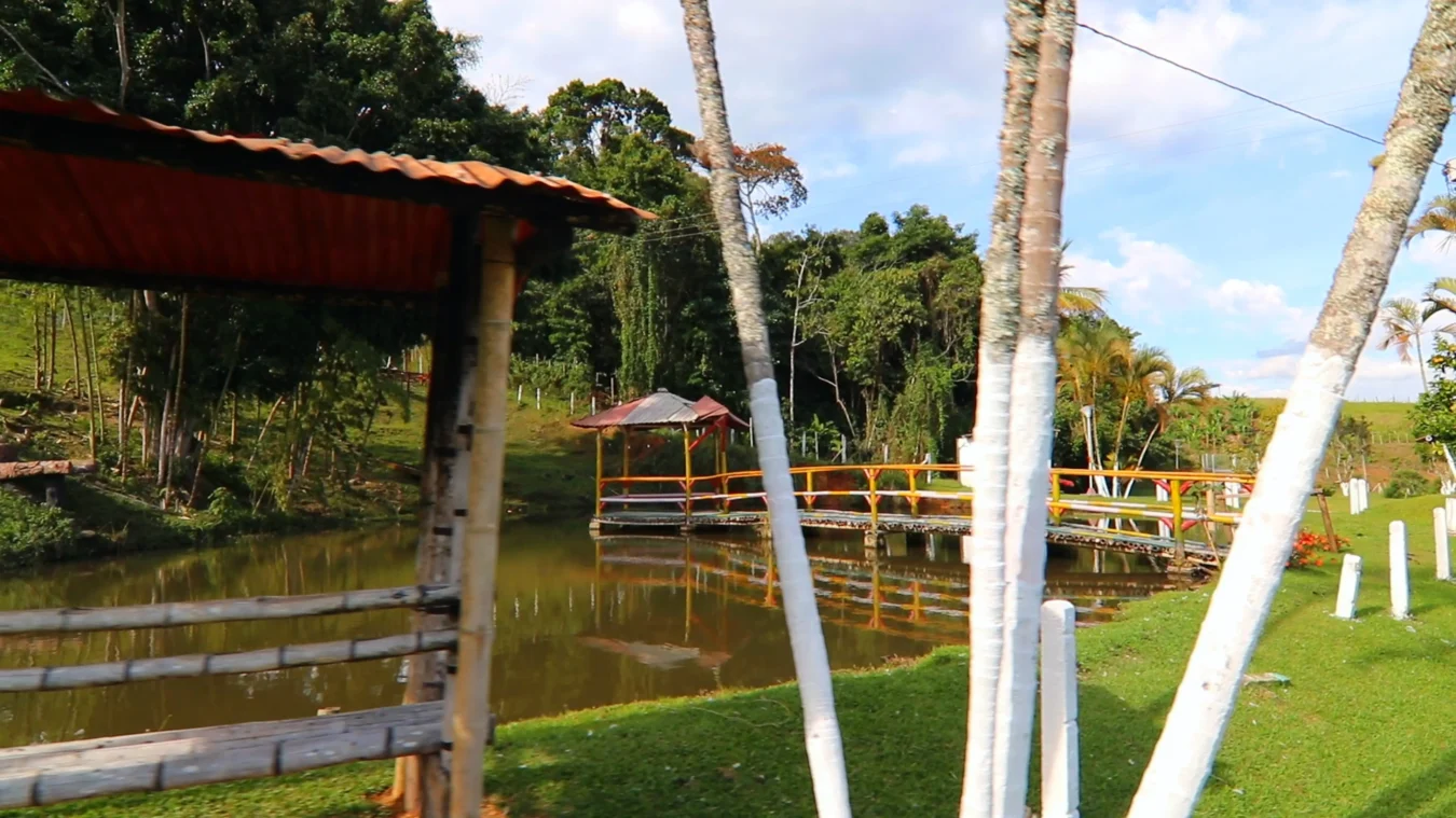 monarca de calima, lago de pesca