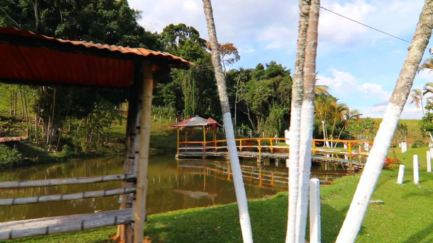 monarca de calima, lago de pesca
